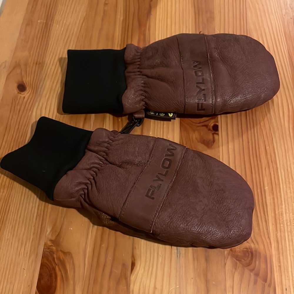 Flylow Leather Oven Mittens
